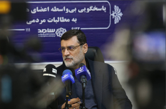 ارتباط صمیمی رئیس بنیاد شهید با خانواده ایثارگران در نشست پاسخگویی مرکز ارتباطات مردمی ریاست جمهوری